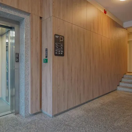 Apartment Kasper Coresi *